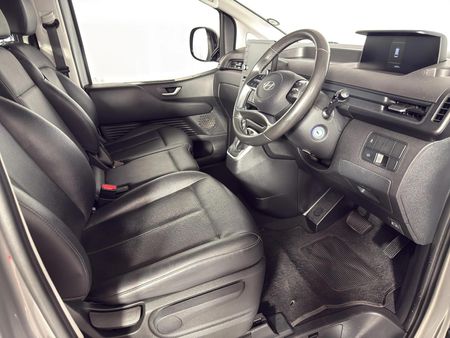 2024-Hyundai-Staria-22d-Executive-Auto_10
