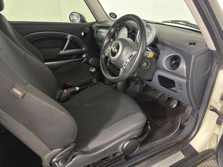 2006-MINI-Hatch-Cooper_9