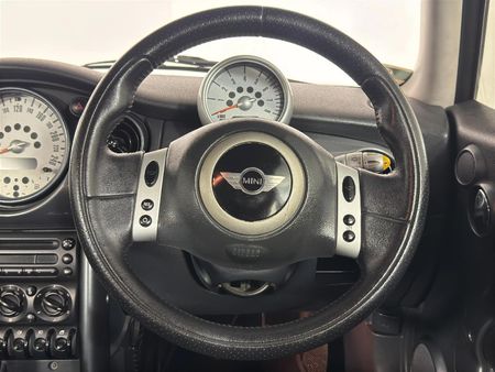 2006-MINI-Hatch-Cooper_11