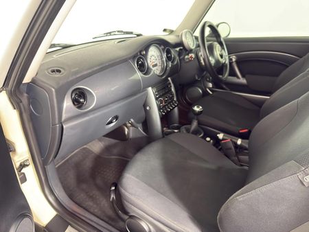 2006-MINI-Hatch-Cooper_8