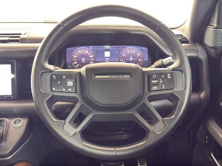2020-Land-Rover-Defender-110-P400-X-294kW_14
