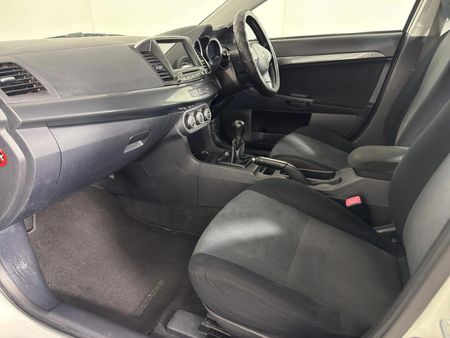 2011-Mitsubishi-Lancer-20-GLS_9