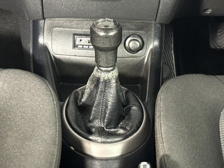2014-Hyundai-i20-12-Motion_11