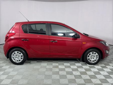 2014-Hyundai-i20-12-Motion_3