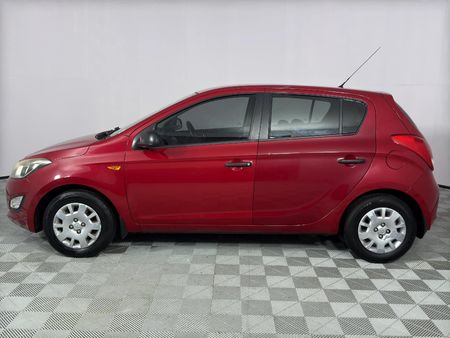 2014-Hyundai-i20-12-Motion_5