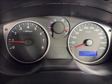 2014-Hyundai-i20-12-Motion_7