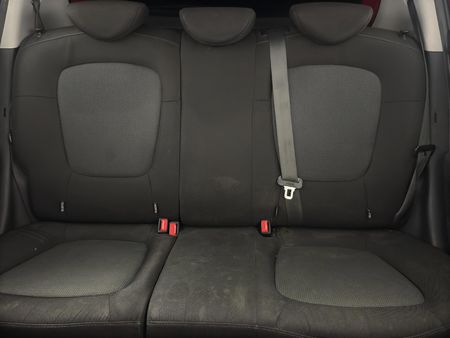 2014-Hyundai-i20-12-Motion_8