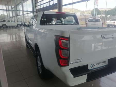 2026-Isuzu-D-Max-19-DDI-HR-LS-Auto-Double-Cab_11