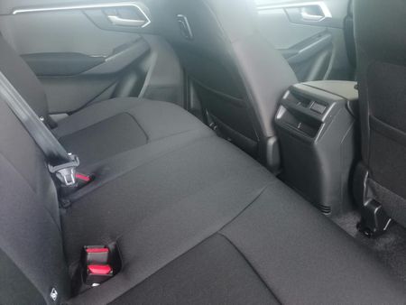 2026-Isuzu-D-Max-19-DDI-HR-LS-Auto-Double-Cab_15