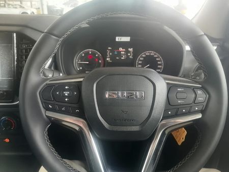 2026-Isuzu-D-Max-19-DDI-HR-LS-Auto-Double-Cab_18