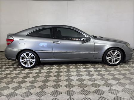 2010-Mercedes-Benz-CLC-200K_3