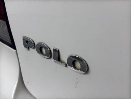 2009-Volkswagen-Polo-16-Comfortline-SE_11