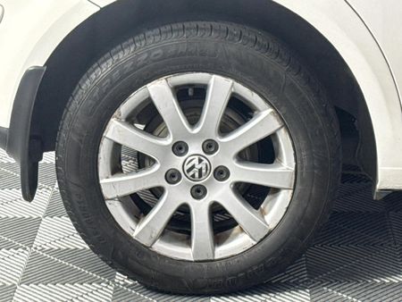 2009-Volkswagen-Polo-16-Comfortline-SE_16