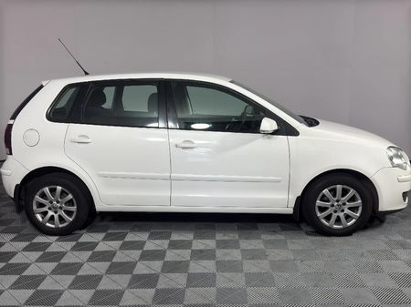 2009-Volkswagen-Polo-16-Comfortline-SE_3