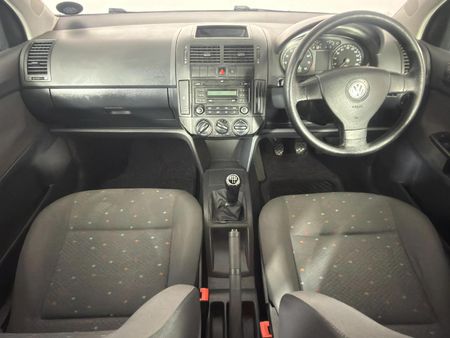 2009-Volkswagen-Polo-16-Comfortline-SE_6