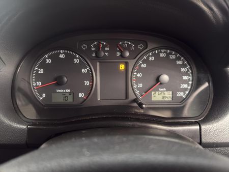 2009-Volkswagen-Polo-16-Comfortline-SE_7