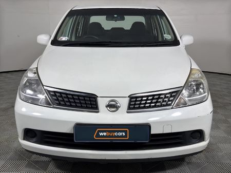 2010-Nissan-Tiida-16-Visia-Auto_1