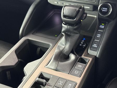 2025-Toyota-Land-Cruiser-Prado-VX-R-28GD-Auto_11