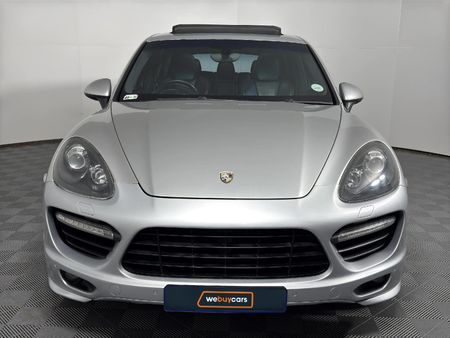 2013-Porsche-Cayenne-GTS-Auto_1