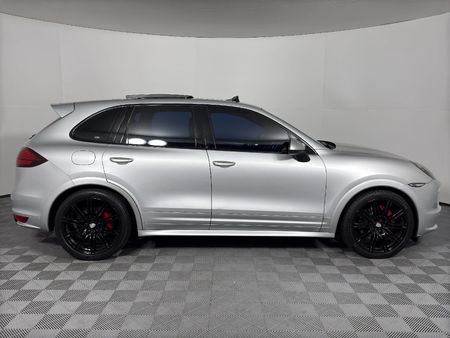 2013-Porsche-Cayenne-GTS-Auto_3