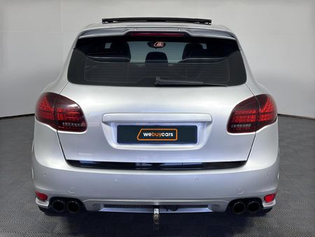 2013-Porsche-Cayenne-GTS-Auto_4