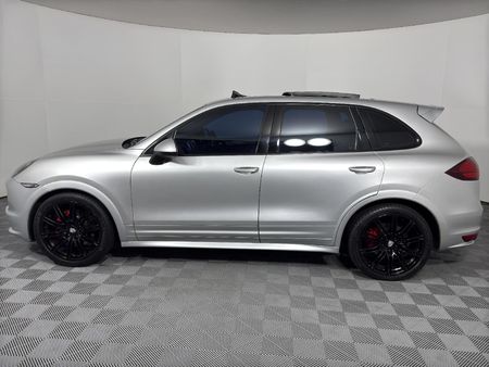 2013-Porsche-Cayenne-GTS-Auto_5