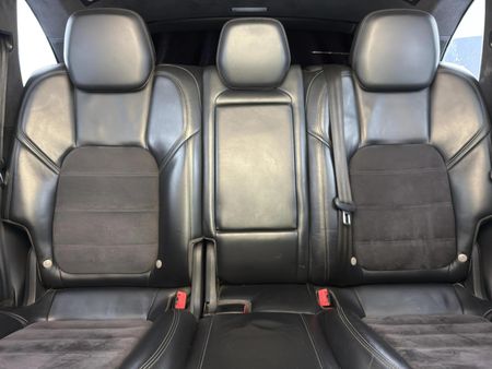 2013-Porsche-Cayenne-GTS-Auto_7