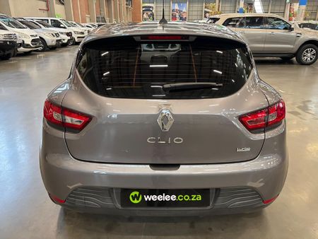 2015-Renault-Clio-IV-900T-Expression-5-dr-66kW_3