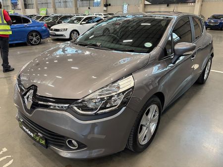 2015-Renault-Clio-IV-900T-Expression-5-dr-66kW_6