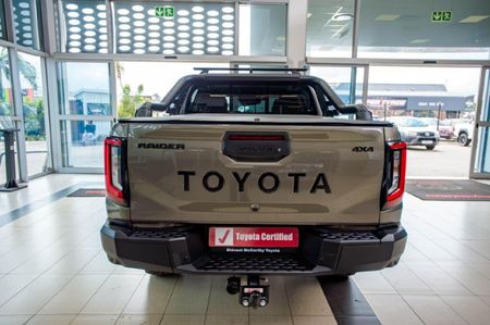 2026-Toyota-Hilux-28-GD-6-Raider-4x4-Auto-Double-Cab_3