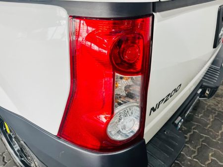 2022-Nissan-NP200-16-AC-Safety-Pack_6