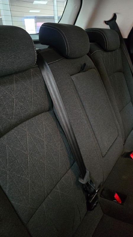 2026-Mahindra-XUV-3XO-12T-AX5-Auto_21