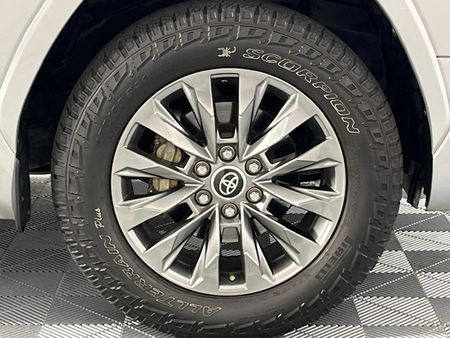 2021-Toyota-Land-Cruiser-300-V6-35-T-ZX_18