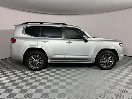 2021-Toyota-Land-Cruiser-300-V6-35-T-ZX_3