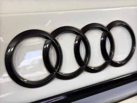 2021-Audi-RS4-Avant-quattro-Auto_12