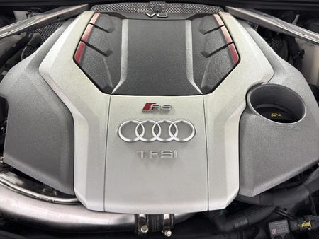 2021-Audi-RS4-Avant-quattro-Auto_15