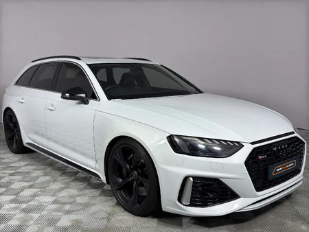 2021-Audi-RS4-Avant-quattro-Auto_2