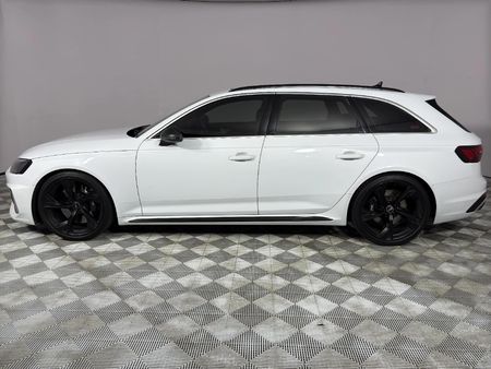 2021-Audi-RS4-Avant-quattro-Auto_5