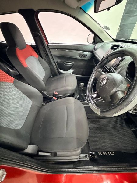 2017-Renault-Kwid-10_6