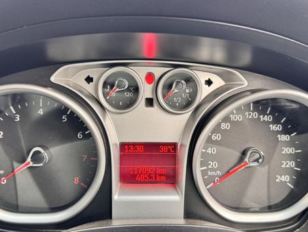 2012-Ford-Kuga-25T-AWD-Titanium-Auto_9