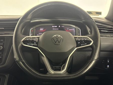2021-Volkswagen-Tiguan-14-TSI-R-Line-DSG-Auto-110kW_13