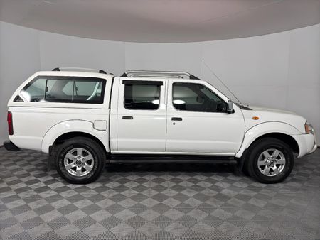 2017-Nissan-NP300-24i-Hi-Rider-Double-Cab_3