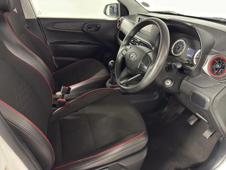 2022-Hyundai-Grand-i10-10-Motion-Cargo-PV_8