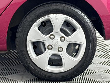 2016-Kia-Picanto-12-LS_18