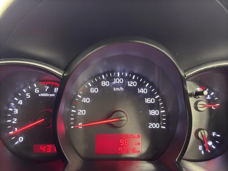 2016-Kia-Picanto-12-LS_7