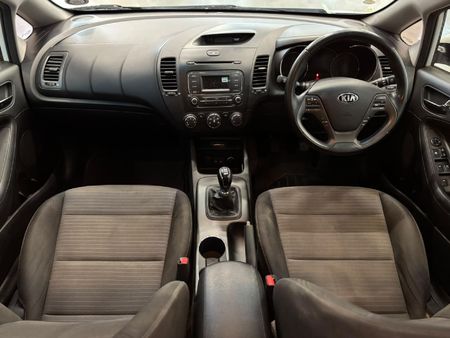 2014-Kia-Cerato-16-EX-5-dr_9