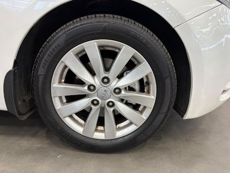 2014-Kia-Cerato-16-EX-5-dr_8
