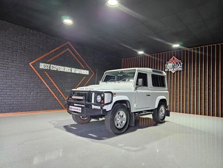 2011-Land-Rover-Defender-90-Puma-Station-Wagon_0
