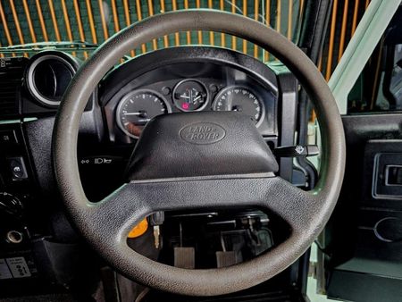 2011-Land-Rover-Defender-90-Puma-Station-Wagon_9