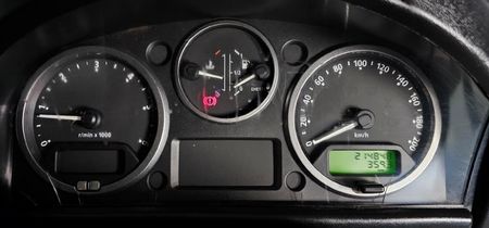 2011-Land-Rover-Defender-90-Puma-Station-Wagon_10
